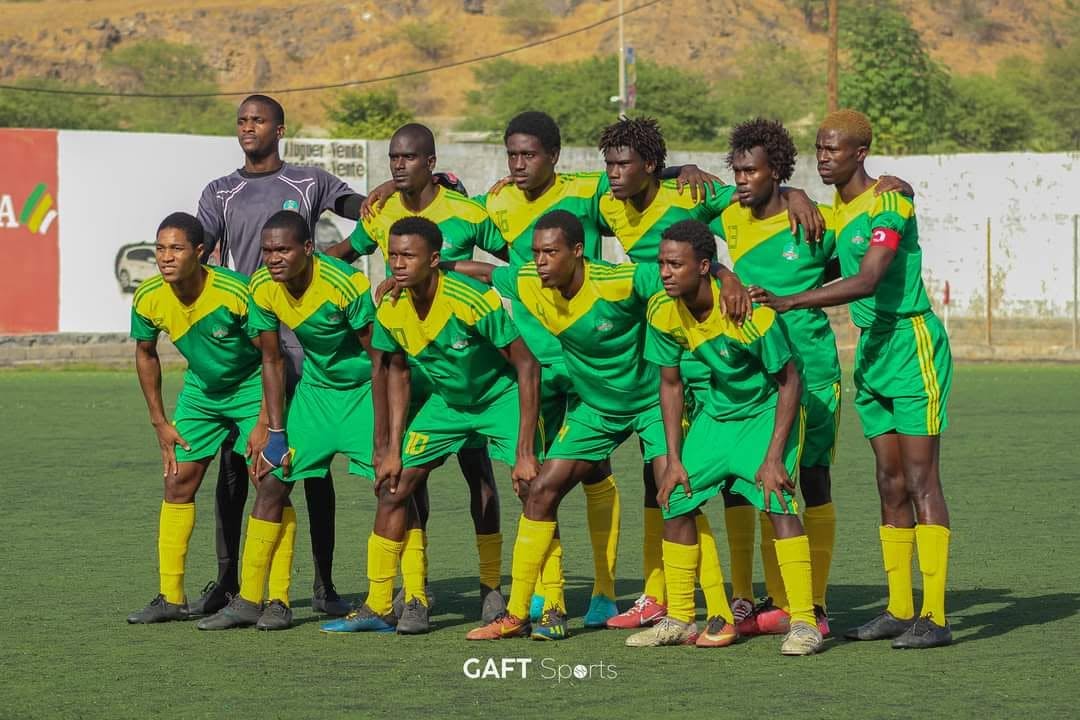 As nossas cores — equipa sénior do Desportivo 100Tital